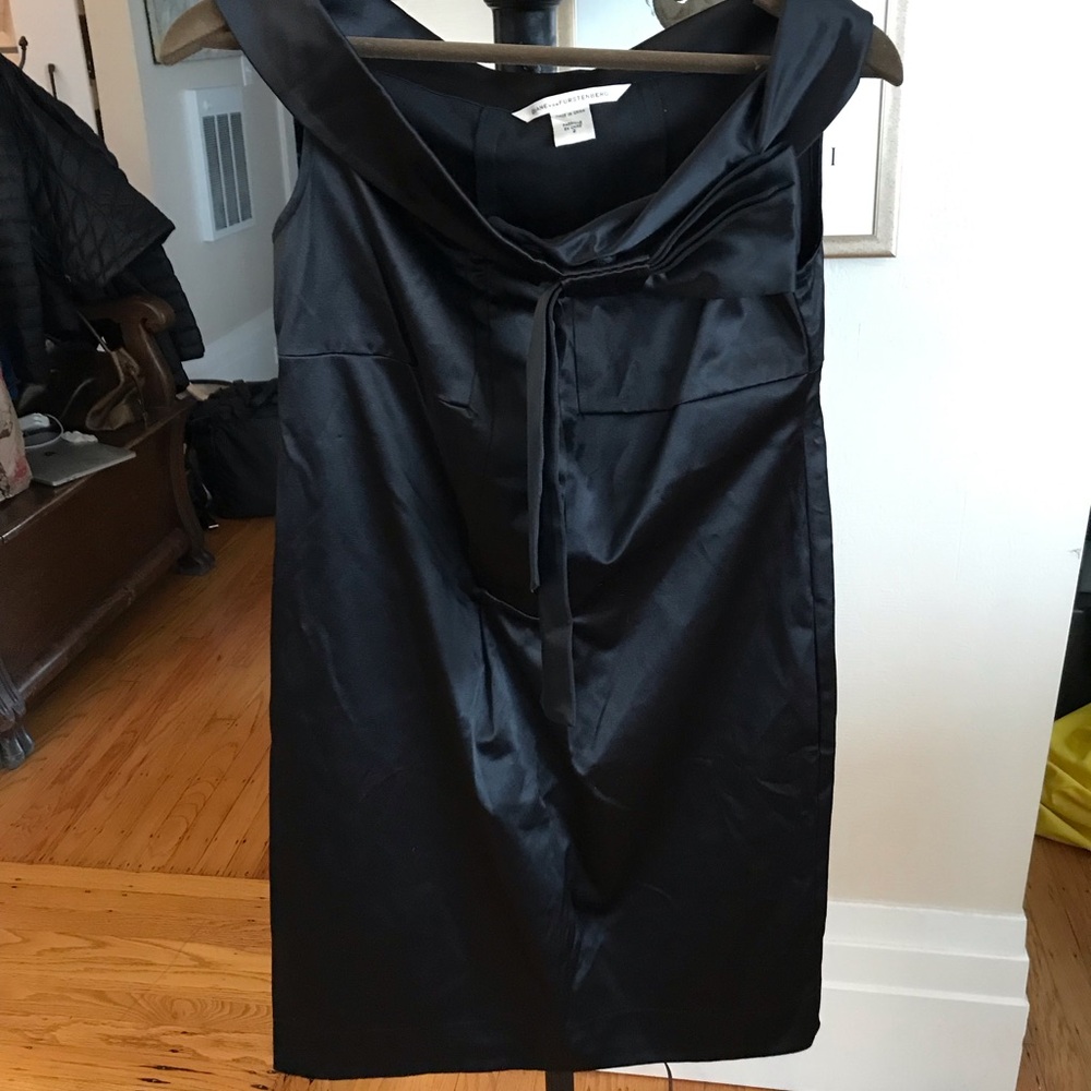 Black Diane von Furstenberg silk dress - Picture 4 of 7
